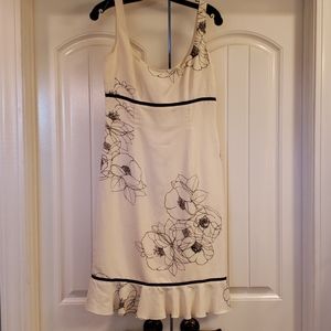 Maggy London white and black dress size 4